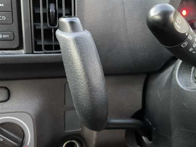 トヨタ パッソ X クツロギ 岡山県 2012(平24)年 6.9万km グレーメタリック 登録時走行距離68741km/ミュージックプレイヤー/ETC/社外１３インチアルミホイール/パワーステアリング/パワーウィンドウ/純正フロアマット/ハロゲンヘッドライト/ベンチシート/ドアバイザー