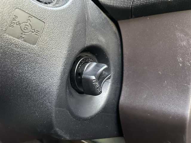 トヨタ パッソ X クツロギ 岡山県 2012(平24)年 6.9万km グレーメタリック 登録時走行距離68741km/ミュージックプレイヤー/ETC/社外１３インチアルミホイール/パワーステアリング/パワーウィンドウ/純正フロアマット/ハロゲンヘッドライト/ベンチシート/ドアバイザー