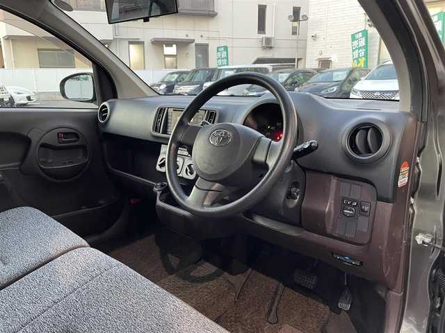 トヨタ パッソ X クツロギ 岡山県 2012(平24)年 6.9万km グレーメタリック 登録時走行距離68741km/ミュージックプレイヤー/ETC/社外１３インチアルミホイール/パワーステアリング/パワーウィンドウ/純正フロアマット/ハロゲンヘッドライト/ベンチシート/ドアバイザー