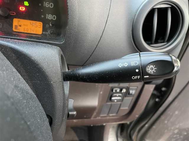 トヨタ パッソ X クツロギ 岡山県 2012(平24)年 6.9万km グレーメタリック 登録時走行距離68741km/ミュージックプレイヤー/ETC/社外１３インチアルミホイール/パワーステアリング/パワーウィンドウ/純正フロアマット/ハロゲンヘッドライト/ベンチシート/ドアバイザー