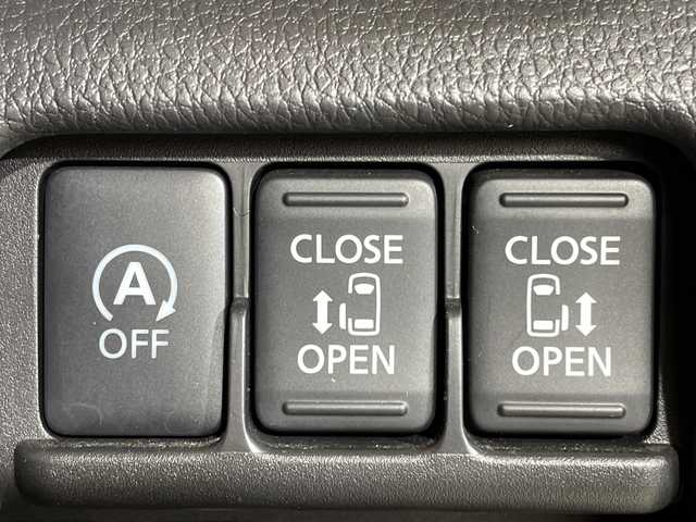 日産 デイズ ルークス ハイウェイスターターボ 神奈川県 2016(平28)年 0.7万km ホワイトパール 純正SDナビ【MM316D-W】/AM　FM　フルセグ　DVD　CD　USB　SD　MSV　AUX　Bluetooth/アラウンドビューモニター/両側パワースライドドア/エマージェンシーブレーキ/ETC/革巻ステアリング/ステアリングリモコン/専用シートカバー/リアドアサンシェード/助手席後シートバックテーブル/純正フロアマット/インテリジェントキー/リアスポイラー/キセノンヘッドライト/フォグランプ/純正15インチアルミ/VDC