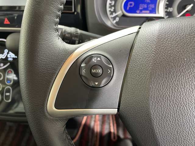 日産 デイズ ルークス ハイウェイスターターボ 神奈川県 2016(平28)年 0.7万km ホワイトパール 純正SDナビ【MM316D-W】/AM　FM　フルセグ　DVD　CD　USB　SD　MSV　AUX　Bluetooth/アラウンドビューモニター/両側パワースライドドア/エマージェンシーブレーキ/ETC/革巻ステアリング/ステアリングリモコン/専用シートカバー/リアドアサンシェード/助手席後シートバックテーブル/純正フロアマット/インテリジェントキー/リアスポイラー/キセノンヘッドライト/フォグランプ/純正15インチアルミ/VDC