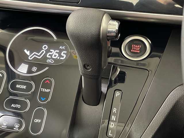 日産 デイズ ルークス ハイウェイスターターボ 神奈川県 2016(平28)年 0.7万km ホワイトパール 純正SDナビ【MM316D-W】/AM　FM　フルセグ　DVD　CD　USB　SD　MSV　AUX　Bluetooth/アラウンドビューモニター/両側パワースライドドア/エマージェンシーブレーキ/ETC/革巻ステアリング/ステアリングリモコン/専用シートカバー/リアドアサンシェード/助手席後シートバックテーブル/純正フロアマット/インテリジェントキー/リアスポイラー/キセノンヘッドライト/フォグランプ/純正15インチアルミ/VDC