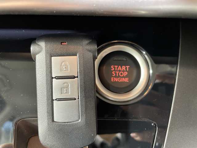 日産 デイズ ルークス ハイウェイスターターボ 神奈川県 2016(平28)年 0.7万km ホワイトパール 純正SDナビ【MM316D-W】/AM　FM　フルセグ　DVD　CD　USB　SD　MSV　AUX　Bluetooth/アラウンドビューモニター/両側パワースライドドア/エマージェンシーブレーキ/ETC/革巻ステアリング/ステアリングリモコン/専用シートカバー/リアドアサンシェード/助手席後シートバックテーブル/純正フロアマット/インテリジェントキー/リアスポイラー/キセノンヘッドライト/フォグランプ/純正15インチアルミ/VDC