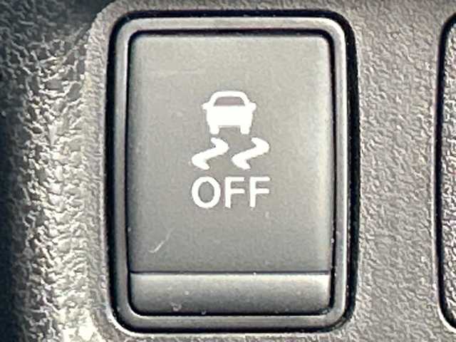 日産 ノート e－パワー X 三重県 2017(平29)年 3.5万km ダークメタルグレー /禁煙車//純正ナビ//アラウンドビューモニター//インテリジェントルームミラー//オートAC//ステアリングスイッチ//エマージェンシーブレーキ//衝突軽減ブレーキ//レーンキープアシスト//レーダークルーズコントロール//ETC//前後コーナーセンサー//スマートキー//プッシュスタート