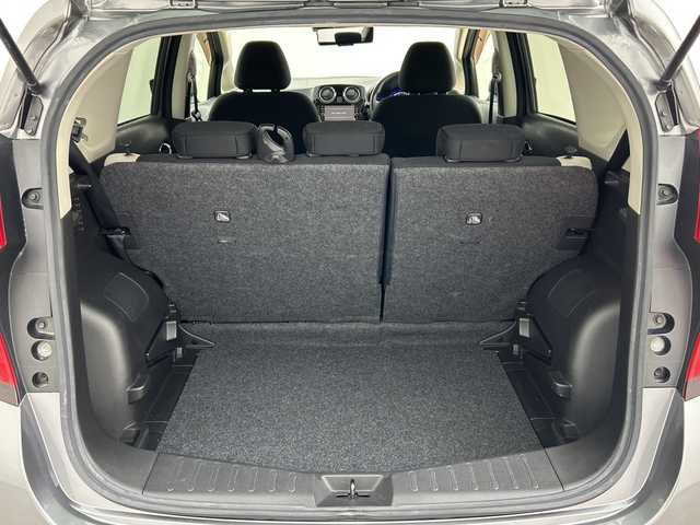 日産 ノート e－パワー X 三重県 2017(平29)年 3.5万km ダークメタルグレー /禁煙車//純正ナビ//アラウンドビューモニター//インテリジェントルームミラー//オートAC//ステアリングスイッチ//エマージェンシーブレーキ//衝突軽減ブレーキ//レーンキープアシスト//レーダークルーズコントロール//ETC//前後コーナーセンサー//スマートキー//プッシュスタート