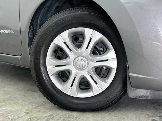 日産 ノート e－パワー X 三重県 2017(平29)年 3.5万km ダークメタルグレー /禁煙車//純正ナビ//アラウンドビューモニター//インテリジェントルームミラー//オートAC//ステアリングスイッチ//エマージェンシーブレーキ//衝突軽減ブレーキ//レーンキープアシスト//レーダークルーズコントロール//ETC//前後コーナーセンサー//スマートキー//プッシュスタート