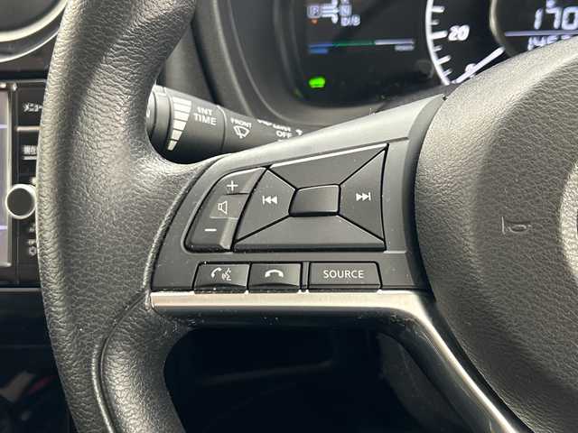 日産 ノート e－パワー X 三重県 2017(平29)年 3.5万km ダークメタルグレー /禁煙車//純正ナビ//アラウンドビューモニター//インテリジェントルームミラー//オートAC//ステアリングスイッチ//エマージェンシーブレーキ//衝突軽減ブレーキ//レーンキープアシスト//レーダークルーズコントロール//ETC//前後コーナーセンサー//スマートキー//プッシュスタート