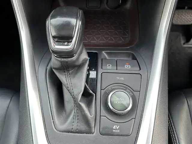 トヨタ ＲＡＶ４ ハイブリッドG 茨城県 2020(令2)年 10.2万km アティチュードブラックマイカ スマートキー/プッシュスタート/ALPINE　SDナビ/Bluetooth接続/フルセグテレビ/バックカメラ/クルーズコントロール/レーンキープアシスト/サンルーフ/ETC2.0/バックカメラ/前方ドライブレコーダー/純正フロアマット/パワーシート/レザーシート/純正エアロパーツ/純正アルミホイル/前後コーナーセンサー/オートライト/LEDヘッドライト/Wエアバック/カーテンエアバック