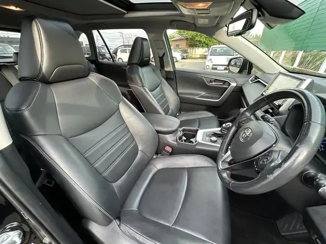 トヨタ ＲＡＶ４ ハイブリッドG 茨城県 2020(令2)年 10.2万km アティチュードブラックマイカ スマートキー/プッシュスタート/ALPINE　SDナビ/Bluetooth接続/フルセグテレビ/バックカメラ/クルーズコントロール/レーンキープアシスト/サンルーフ/ETC2.0/バックカメラ/前方ドライブレコーダー/純正フロアマット/パワーシート/レザーシート/純正エアロパーツ/純正アルミホイル/前後コーナーセンサー/オートライト/LEDヘッドライト/Wエアバック/カーテンエアバック