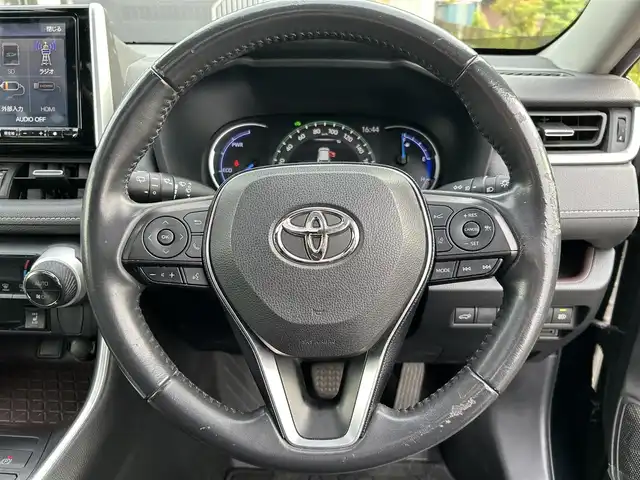 トヨタ ＲＡＶ４ ハイブリッドG 茨城県 2020(令2)年 10.2万km アティチュードブラックマイカ スマートキー/プッシュスタート/ALPINE　SDナビ/Bluetooth接続/フルセグテレビ/バックカメラ/クルーズコントロール/レーンキープアシスト/サンルーフ/ETC2.0/バックカメラ/前方ドライブレコーダー/純正フロアマット/パワーシート/レザーシート/純正エアロパーツ/純正アルミホイル/前後コーナーセンサー/オートライト/LEDヘッドライト/Wエアバック/カーテンエアバック