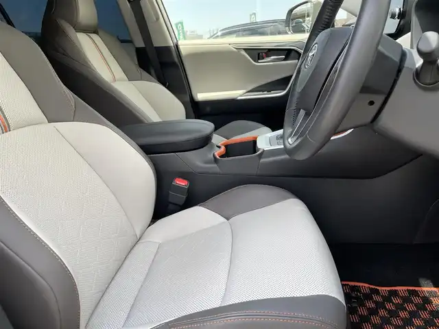 トヨタ ＲＡＶ４ アドベンチャー 石川県 2024(令6)年 0.9万km アーバンカーキ 4WD/ワンオーナー/純正10.5型ナビ/フルセグTV/バックカメラ/LEDヘッドライト/ビルトインETC/パワーバックドア/純正アルミホイール/TRDダンパー/ブラインドスポットモニター/ドライブレコーダー/レザーシート/シートヒーター/ハンドルヒーター/レーダークルーズ/トヨタセーフティセンス/保証書