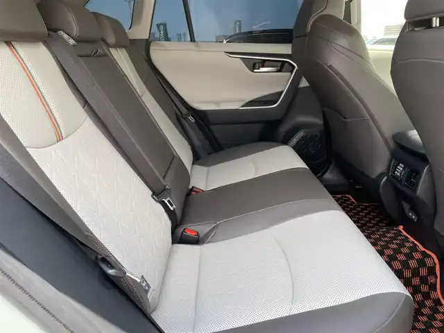 トヨタ ＲＡＶ４ アドベンチャー 石川県 2024(令6)年 0.9万km アーバンカーキ 4WD/ワンオーナー/純正10.5型ナビ/フルセグTV/バックカメラ/LEDヘッドライト/ビルトインETC/パワーバックドア/純正アルミホイール/TRDダンパー/ブラインドスポットモニター/ドライブレコーダー/レザーシート/シートヒーター/ハンドルヒーター/レーダークルーズ/トヨタセーフティセンス/保証書