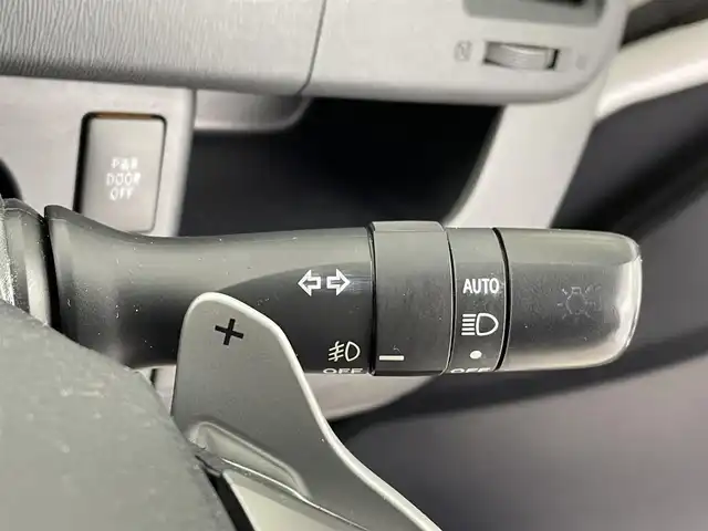 トヨタ ヴォクシー ZS 煌Z 千葉県 2013(平25)年 9.2万km ホワイトパールクリスタルシャイン 禁煙車/純正ナビ（NSZT-W62G）/CD/DVD/SD/Bluetooth/フルセグTV/バックカメラ/両側電動スライドドア/ビルトインETC/パドルシフト/ステアリングスイッチ/ハーフレザーシート/プッシュスタート/スマートキー/スペアキー/純正フロアマット/取扱説明書