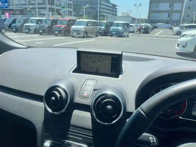 アウディ Ａ１ スポーツバック 1．4TFSI 島根県 2014(平26)年 4.2万km 茶Ⅱ 純正ナビ　/社外フルセグチューナー　/Ｂｌｕｅｔｏｏｔｈ　/スマートキー　/プッシュスタート　/前後ドラレコ　/ＥＴＣ　/ＨＩＤヘッドライト　/オートライト　/純正フロアマット　/横滑り防止装置　/保証書　/取扱説明書