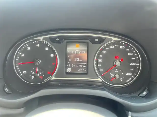 アウディ Ａ１ スポーツバック 1．4TFSI 島根県 2014(平26)年 4.2万km 茶Ⅱ 純正ナビ　/社外フルセグチューナー　/Ｂｌｕｅｔｏｏｔｈ　/スマートキー　/プッシュスタート　/前後ドラレコ　/ＥＴＣ　/ＨＩＤヘッドライト　/オートライト　/純正フロアマット　/横滑り防止装置　/保証書　/取扱説明書
