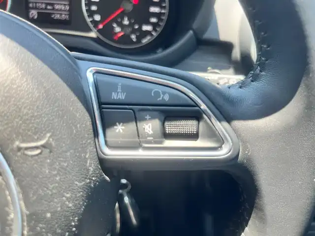 アウディ Ａ１ スポーツバック 1．4TFSI 島根県 2014(平26)年 4.2万km 茶Ⅱ 純正ナビ　/社外フルセグチューナー　/Ｂｌｕｅｔｏｏｔｈ　/スマートキー　/プッシュスタート　/前後ドラレコ　/ＥＴＣ　/ＨＩＤヘッドライト　/オートライト　/純正フロアマット　/横滑り防止装置　/保証書　/取扱説明書