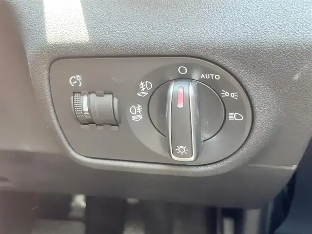 アウディ Ａ１ スポーツバック 1．4TFSI 島根県 2014(平26)年 4.2万km 茶Ⅱ 純正ナビ　/社外フルセグチューナー　/Ｂｌｕｅｔｏｏｔｈ　/スマートキー　/プッシュスタート　/前後ドラレコ　/ＥＴＣ　/ＨＩＤヘッドライト　/オートライト　/純正フロアマット　/横滑り防止装置　/保証書　/取扱説明書