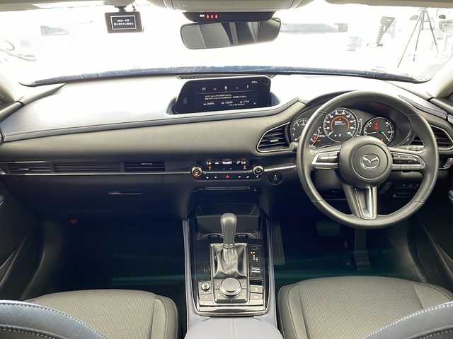 マツダ ＣＸ－３０ 20S プロアクティブツーリングセレ 兵庫県 2021(令3)年 2.5万km ジェットブラックマイカ ・純正8.8インチSDナビ/　Bluetoothオーディオ/　CD/DVD再生/　USB接続/　フルセグテレビ/・アラウンドビューモニター/・ETC/・衝突被害軽減システム/・レーダークルーズコントロール/・レーンキープアシスト/・ドライバーモニタリングシステム/・安全運転支援システム（i-ACTIVSENSE）/・前側方接近車両検知/・後側方接近車両検知/・ブラインドスポットモニター/・前方ドライブレコーダー/・電動リアゲート/・社外フロアマット/・シートヒーター（運転席・助手席）/・メモリーパワーシート（運転席）/・アイドリングストップ/・革巻きステアリング/・ステアリングリモコン/・ステアリングヒーター/・パドルシフト/・電動パーキングブレーキ/・オートブレーキホールド/・純正18インチアルミホイール/・ABS/・横滑り防止機能/・前後コーナーセンサー/・盗難防止装置/・オートライト/・オートマチックハイビーム/・LEDヘッドライト/・W＋サイドエアバック/・オートエアコン/・スマートキー