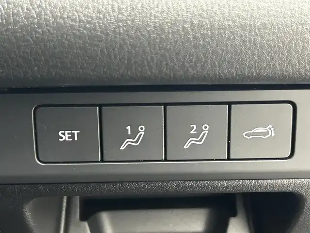 マツダ ＣＸ－３０ 20S プロアクティブツーリングセレ 熊本県 2021(令3)年 2.5万km ジェットブラックマイカ ・禁煙車/・純正8.8インチSDナビ/　Bluetoothオーディオ/　CD/DVD再生/　USB接続/　フルセグテレビ/・アラウンドビューモニター/・ETC/・衝突被害軽減システム/・レーダークルーズコントロール/・レーンキープアシスト/・ドライバーモニタリングシステム/・安全運転支援システム（i-ACTIVSENSE）/・前側方接近車両検知/・後側方接近車両検知/・ブラインドスポットモニター/・前方ドライブレコーダー/・電動リアゲート/・社外フロアマット/・シートヒーター（運転席・助手席）/・メモリーパワーシート（運転席）/・アイドリングストップ/・革巻きステアリング/・ステアリングリモコン/・ステアリングヒーター/・パドルシフト/・電動パーキングブレーキ/・オートブレーキホールド/・純正18インチアルミホイール/・ABS/・横滑り防止機能/・前後コーナーセンサー/・盗難防止装置/・オートライト/・オートマチックハイビーム/・LEDヘッドライト/・W＋サイドエアバック/・オートエアコン/・スマートキー