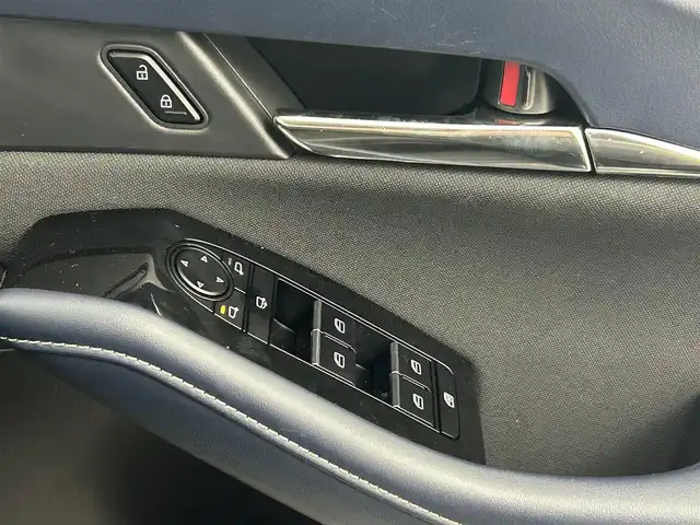 マツダ ＣＸ－３０ 20S プロアクティブツーリングセレ 熊本県 2021(令3)年 2.5万km ジェットブラックマイカ ・禁煙車/・純正8.8インチSDナビ/　Bluetoothオーディオ/　CD/DVD再生/　USB接続/　フルセグテレビ/・アラウンドビューモニター/・ETC/・衝突被害軽減システム/・レーダークルーズコントロール/・レーンキープアシスト/・ドライバーモニタリングシステム/・安全運転支援システム（i-ACTIVSENSE）/・前側方接近車両検知/・後側方接近車両検知/・ブラインドスポットモニター/・前方ドライブレコーダー/・電動リアゲート/・社外フロアマット/・シートヒーター（運転席・助手席）/・メモリーパワーシート（運転席）/・アイドリングストップ/・革巻きステアリング/・ステアリングリモコン/・ステアリングヒーター/・パドルシフト/・電動パーキングブレーキ/・オートブレーキホールド/・純正18インチアルミホイール/・ABS/・横滑り防止機能/・前後コーナーセンサー/・盗難防止装置/・オートライト/・オートマチックハイビーム/・LEDヘッドライト/・W＋サイドエアバック/・オートエアコン/・スマートキー