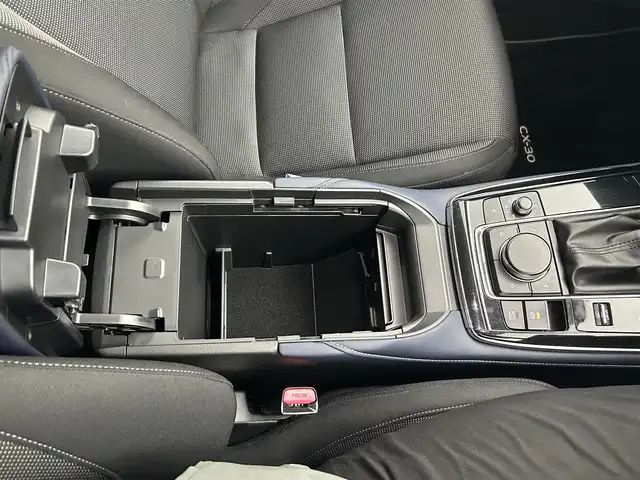 マツダ ＣＸ－３０ 20S プロアクティブツーリングセレ 熊本県 2021(令3)年 2.5万km ジェットブラックマイカ ・禁煙車/・純正8.8インチSDナビ/　Bluetoothオーディオ/　CD/DVD再生/　USB接続/　フルセグテレビ/・アラウンドビューモニター/・ETC/・衝突被害軽減システム/・レーダークルーズコントロール/・レーンキープアシスト/・ドライバーモニタリングシステム/・安全運転支援システム（i-ACTIVSENSE）/・前側方接近車両検知/・後側方接近車両検知/・ブラインドスポットモニター/・前方ドライブレコーダー/・電動リアゲート/・社外フロアマット/・シートヒーター（運転席・助手席）/・メモリーパワーシート（運転席）/・アイドリングストップ/・革巻きステアリング/・ステアリングリモコン/・ステアリングヒーター/・パドルシフト/・電動パーキングブレーキ/・オートブレーキホールド/・純正18インチアルミホイール/・ABS/・横滑り防止機能/・前後コーナーセンサー/・盗難防止装置/・オートライト/・オートマチックハイビーム/・LEDヘッドライト/・W＋サイドエアバック/・オートエアコン/・スマートキー