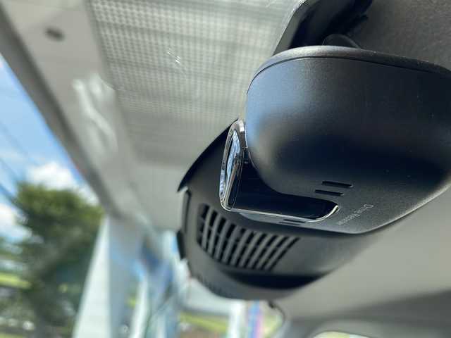 スズキ スペーシア ギア HYBRID XZ 兵庫県 2022(令4)年 0.9万km シフォンアイボリーM 登録時走行距離8766km/ワンオーナー/セーフティサポート/デュアルカメラブレーキサポート/アダプティブクルーズコントロール/純正8型ナビ/CD/DVD/フルセグ/Bluetooth/プッシュスタート/スマートキー/両側パワースライドドア/ガンメタリックドアミラー(電動オート格納機能)/ガンメタリックアウトサイドドアハンドル/ガンメタリックドアガーニッシュ/ガンメタリックサイドシルプロテクター/ガンメタリックバックドアガーニッシュ/ガンメタリックエンブレム/下部ガンメタリックプロテクター付リアバンパー/LEDヘッドランプ/LEDフロントフォグランプ/ヘッドアップディスプレイ/エコクール/リアヒーターダクト/スリムサーキュレーター/前席シートヒーター/後方視界支援ミラー/ETC/ルーフレール/保証書/取説/スペアキー1本