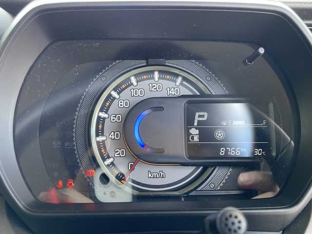 スズキ スペーシア ギア HYBRID XZ 兵庫県 2022(令4)年 0.9万km シフォンアイボリーM 登録時走行距離8766km/ワンオーナー/セーフティサポート/デュアルカメラブレーキサポート/アダプティブクルーズコントロール/純正8型ナビ/CD/DVD/フルセグ/Bluetooth/プッシュスタート/スマートキー/両側パワースライドドア/ガンメタリックドアミラー(電動オート格納機能)/ガンメタリックアウトサイドドアハンドル/ガンメタリックドアガーニッシュ/ガンメタリックサイドシルプロテクター/ガンメタリックバックドアガーニッシュ/ガンメタリックエンブレム/下部ガンメタリックプロテクター付リアバンパー/LEDヘッドランプ/LEDフロントフォグランプ/ヘッドアップディスプレイ/エコクール/リアヒーターダクト/スリムサーキュレーター/前席シートヒーター/後方視界支援ミラー/ETC/ルーフレール/保証書/取説/スペアキー1本