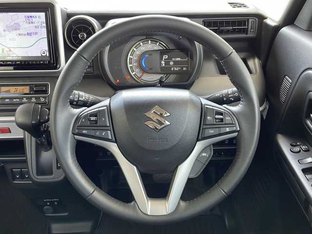 スズキ スペーシア ギア HYBRID XZ 兵庫県 2022(令4)年 0.9万km シフォンアイボリーM 登録時走行距離8766km/ワンオーナー/セーフティサポート/デュアルカメラブレーキサポート/アダプティブクルーズコントロール/純正8型ナビ/CD/DVD/フルセグ/Bluetooth/プッシュスタート/スマートキー/両側パワースライドドア/ガンメタリックドアミラー(電動オート格納機能)/ガンメタリックアウトサイドドアハンドル/ガンメタリックドアガーニッシュ/ガンメタリックサイドシルプロテクター/ガンメタリックバックドアガーニッシュ/ガンメタリックエンブレム/下部ガンメタリックプロテクター付リアバンパー/LEDヘッドランプ/LEDフロントフォグランプ/ヘッドアップディスプレイ/エコクール/リアヒーターダクト/スリムサーキュレーター/前席シートヒーター/後方視界支援ミラー/ETC/ルーフレール/保証書/取説/スペアキー1本