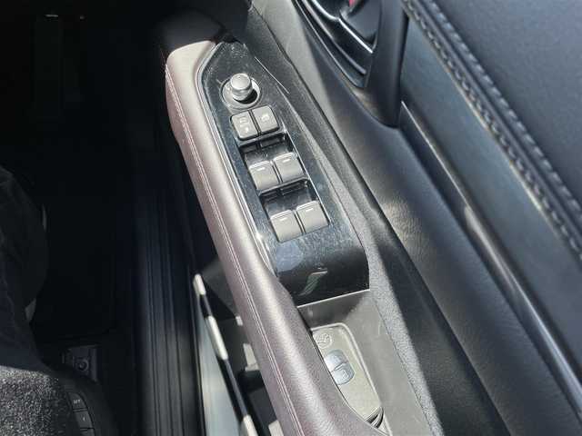 マツダ ＣＸ－８ XD プロアクティブ 福岡県 2018(平30)年 5.5万km スノーフレイクホワイトパールマイカ W+Sエアバッグ/衝突被害軽減システム/レーンキープアシスト/横滑り防止装置/オートライト・オートハイビーム/コーナーセンサー(前後)/D席パワーシート/3列シート/ベンチシート/フルフラットシート/全方位社外カメラ/USB入力/ETC/アイドリングストップ/スマートキー/クルーズコントロール/シェード/サンバイザー/純正アルミホイル/純正フロアマット
