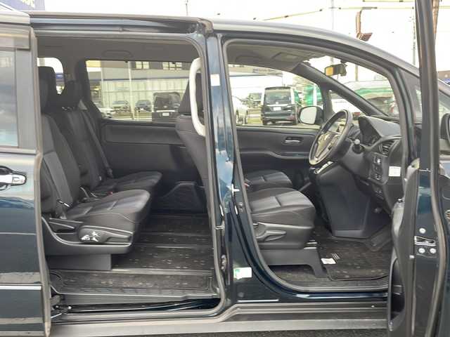トヨタ ヴォクシー ZS 熊本県 2014(平26)年 13.8万km ブラッキッシュアゲハガラスフレーク (株)IDOMが運営する【じしゃロン熊本店】の自社ローン専用車両になります。こちらは現金またはオートローンご利用時の価格です。自社ローンご希望の方は別途その旨お申付け下さい　/社外ナビ（AVNーR7W）/フルセグテレビ/DVD/CD/Bluetooth接続/ビルトインETC/両側パワースライドドア/LEDヘッドライト/オートライト/スマートキー