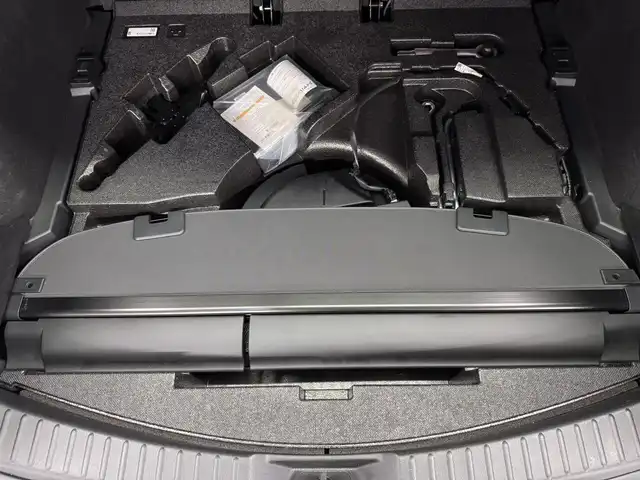 マツダ ＣＸ－５ XD エクスクルーシブモード 三重県 2020(令2)年 6.4万km ソウルレッドクリスタルM ディーゼルターボ/FF/MTモード付フロア6AT/純正 8インチナビ/（FM/AM/aha/Stitcher/Bluetooth/USB/CD*/AUX/DVD*/TV*）*…OP/360°ビュー・モニター/BOSEサウンドシステム/純正フルエアロ（フロント、サイド、リアアンダースカート）/ETC/安全/●車間認知支援システム/●スマートブレーキサポート/●スマートシティブレーキサポート/●車線逸脱警報/●レーンキープアシストシステム/●レーダークルーズコントロール/●BSMシステム（RCTA機能付）/●交通標識認識システム/●ドライバーアテンションアラート/パーキングセンサーシステム/装備/・ナッパレザーシート（ディープレッド）/・パワーシート（D10way/N6way）/・シートヒーター（D/N/2nd左右）/・ステアリングヒーター/・シートベンチレーション（D/N）/・パワーテールゲート/・アクティブドライビングディスプレイ（HUD）/・左右独立オートエアコン/・オートライト/・LEDヘッドランプ/・レインセンサーワイパー/・電子パーキングブレーキ＆オートホールド/・ステアリングスイッチ/・プッシュスタート/・純正19inAW/・スマートキーx1/・保/取/ナビ取/など