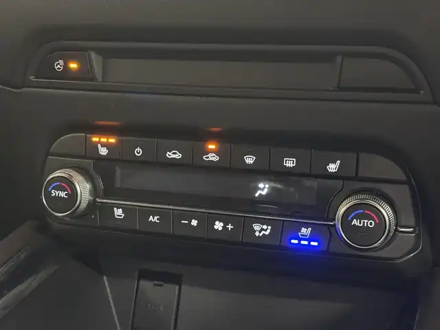 マツダ ＣＸ－５ XD エクスクルーシブモード 三重県 2020(令2)年 6.4万km ソウルレッドクリスタルM ディーゼルターボ/FF/MTモード付フロア6AT/純正 8インチナビ/（FM/AM/aha/Stitcher/Bluetooth/USB/CD*/AUX/DVD*/TV*）*…OP/360°ビュー・モニター/BOSEサウンドシステム/純正フルエアロ（フロント、サイド、リアアンダースカート）/ETC/安全/●車間認知支援システム/●スマートブレーキサポート/●スマートシティブレーキサポート/●車線逸脱警報/●レーンキープアシストシステム/●レーダークルーズコントロール/●BSMシステム（RCTA機能付）/●交通標識認識システム/●ドライバーアテンションアラート/パーキングセンサーシステム/装備/・ナッパレザーシート（ディープレッド）/・パワーシート（D10way/N6way）/・シートヒーター（D/N/2nd左右）/・ステアリングヒーター/・シートベンチレーション（D/N）/・パワーテールゲート/・アクティブドライビングディスプレイ（HUD）/・左右独立オートエアコン/・オートライト/・LEDヘッドランプ/・レインセンサーワイパー/・電子パーキングブレーキ＆オートホールド/・ステアリングスイッチ/・プッシュスタート/・純正19inAW/・スマートキーx1/・保/取/ナビ取/など