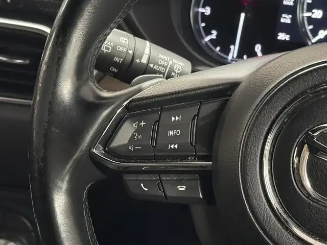 マツダ ＣＸ－５ XD エクスクルーシブモード 三重県 2020(令2)年 6.4万km ソウルレッドクリスタルM ディーゼルターボ/FF/MTモード付フロア6AT/純正 8インチナビ/（FM/AM/aha/Stitcher/Bluetooth/USB/CD*/AUX/DVD*/TV*）*…OP/360°ビュー・モニター/BOSEサウンドシステム/純正フルエアロ（フロント、サイド、リアアンダースカート）/ETC/安全/●車間認知支援システム/●スマートブレーキサポート/●スマートシティブレーキサポート/●車線逸脱警報/●レーンキープアシストシステム/●レーダークルーズコントロール/●BSMシステム（RCTA機能付）/●交通標識認識システム/●ドライバーアテンションアラート/パーキングセンサーシステム/装備/・ナッパレザーシート（ディープレッド）/・パワーシート（D10way/N6way）/・シートヒーター（D/N/2nd左右）/・ステアリングヒーター/・シートベンチレーション（D/N）/・パワーテールゲート/・アクティブドライビングディスプレイ（HUD）/・左右独立オートエアコン/・オートライト/・LEDヘッドランプ/・レインセンサーワイパー/・電子パーキングブレーキ＆オートホールド/・ステアリングスイッチ/・プッシュスタート/・純正19inAW/・スマートキーx1/・保/取/ナビ取/など