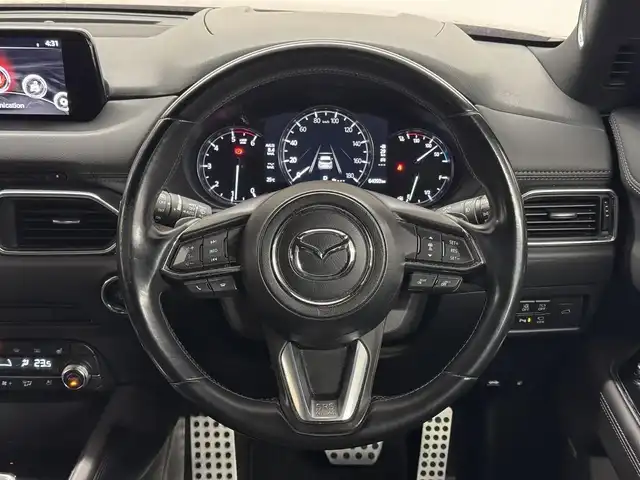 マツダ ＣＸ－５ XD エクスクルーシブモード 三重県 2020(令2)年 6.4万km ソウルレッドクリスタルM ディーゼルターボ/FF/MTモード付フロア6AT/純正 8インチナビ/（FM/AM/aha/Stitcher/Bluetooth/USB/CD*/AUX/DVD*/TV*）*…OP/360°ビュー・モニター/BOSEサウンドシステム/純正フルエアロ（フロント、サイド、リアアンダースカート）/ETC/安全/●車間認知支援システム/●スマートブレーキサポート/●スマートシティブレーキサポート/●車線逸脱警報/●レーンキープアシストシステム/●レーダークルーズコントロール/●BSMシステム（RCTA機能付）/●交通標識認識システム/●ドライバーアテンションアラート/パーキングセンサーシステム/装備/・ナッパレザーシート（ディープレッド）/・パワーシート（D10way/N6way）/・シートヒーター（D/N/2nd左右）/・ステアリングヒーター/・シートベンチレーション（D/N）/・パワーテールゲート/・アクティブドライビングディスプレイ（HUD）/・左右独立オートエアコン/・オートライト/・LEDヘッドランプ/・レインセンサーワイパー/・電子パーキングブレーキ＆オートホールド/・ステアリングスイッチ/・プッシュスタート/・純正19inAW/・スマートキーx1/・保/取/ナビ取/など