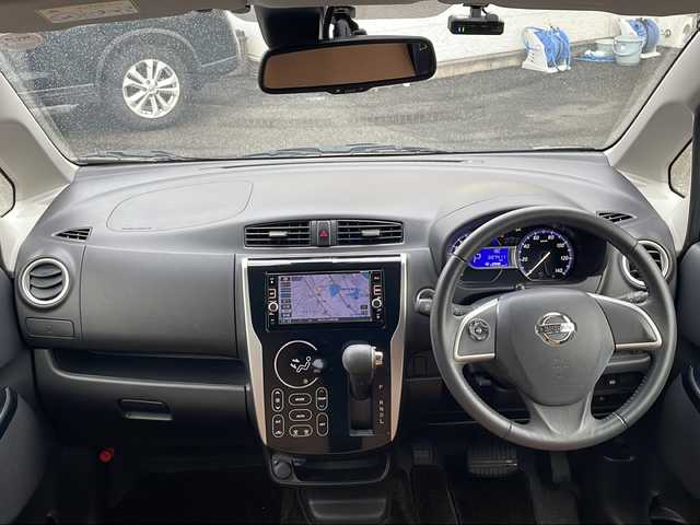 日産 デイズ ハイウェイスターX 兵庫県 2017(平29)年 0.8万km モカブラウンP ワンオーナー/保証書・取説・有/純正メモリーナビ・フルセグ・BT・CD・DVD・FM・AM/前方ドライブレコーダー/ETC/バックカメラ/全周囲カメラ/衝突被害軽減ブレーキ/オートハイビーム/アイドリングストップ/プッシュスタート/スマートキー×2/純正フロアマット/純正ドアバイザー/純正14インチアルミホイール