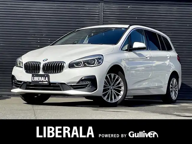 ＢＭＷ ２１８ｄ グランツアラー ラグジュアリー 三重県 2018(平30)年 3.6万km ミネラルホワイト コンフォートアクセス　/インテリジェントセーフティ　/純正ナビ　/バックカメラ　/Ｂｌｕｅｔｏｏｔｈ　/ＥＴＣ　/純正１７インチアルミ　/ブラックルーフレール　/黒革シート　/パワーシート　/シートヒーター　/ＬＥＤヘッド