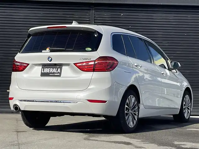 ＢＭＷ ２１８ｄ グランツアラー ラグジュアリー 三重県 2018(平30)年 3.6万km ミネラルホワイト コンフォートアクセス　/インテリジェントセーフティ　/純正ナビ　/バックカメラ　/Ｂｌｕｅｔｏｏｔｈ　/ＥＴＣ　/純正１７インチアルミ　/ブラックルーフレール　/黒革シート　/パワーシート　/シートヒーター　/ＬＥＤヘッド