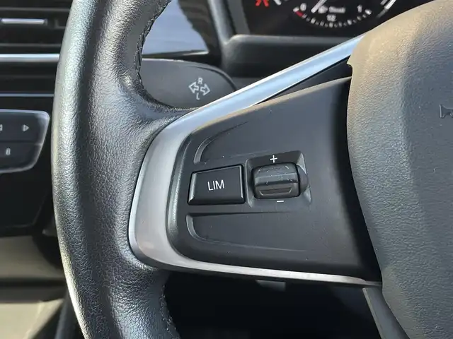 ＢＭＷ ２１８ｄ グランツアラー ラグジュアリー 三重県 2018(平30)年 3.6万km ミネラルホワイト コンフォートアクセス　/インテリジェントセーフティ　/純正ナビ　/バックカメラ　/Ｂｌｕｅｔｏｏｔｈ　/ＥＴＣ　/純正１７インチアルミ　/ブラックルーフレール　/黒革シート　/パワーシート　/シートヒーター　/ＬＥＤヘッド