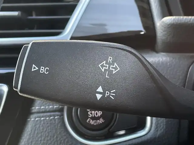 ＢＭＷ ２１８ｄ グランツアラー ラグジュアリー 三重県 2018(平30)年 3.6万km ミネラルホワイト コンフォートアクセス　/インテリジェントセーフティ　/純正ナビ　/バックカメラ　/Ｂｌｕｅｔｏｏｔｈ　/ＥＴＣ　/純正１７インチアルミ　/ブラックルーフレール　/黒革シート　/パワーシート　/シートヒーター　/ＬＥＤヘッド