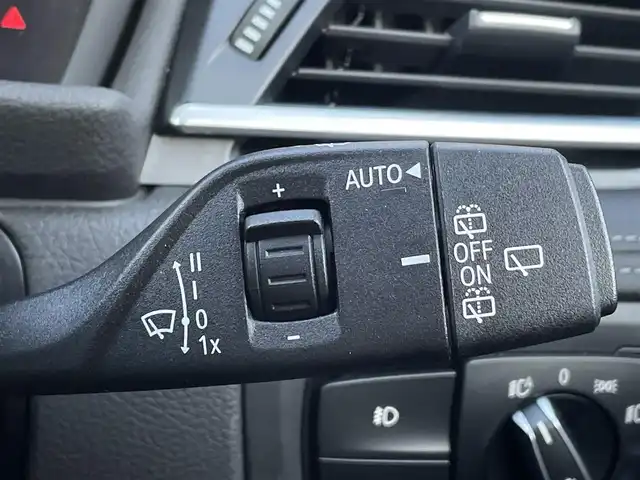 ＢＭＷ ２１８ｄ グランツアラー ラグジュアリー 三重県 2018(平30)年 3.6万km ミネラルホワイト コンフォートアクセス　/インテリジェントセーフティ　/純正ナビ　/バックカメラ　/Ｂｌｕｅｔｏｏｔｈ　/ＥＴＣ　/純正１７インチアルミ　/ブラックルーフレール　/黒革シート　/パワーシート　/シートヒーター　/ＬＥＤヘッド