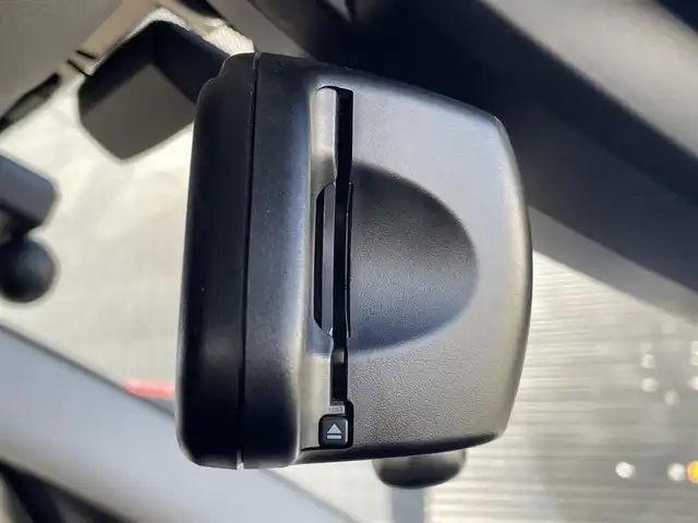 ＢＭＷ ２１８ｄ グランツアラー ラグジュアリー 三重県 2018(平30)年 3.6万km ミネラルホワイト コンフォートアクセス　/インテリジェントセーフティ　/純正ナビ　/バックカメラ　/Ｂｌｕｅｔｏｏｔｈ　/ＥＴＣ　/純正１７インチアルミ　/ブラックルーフレール　/黒革シート　/パワーシート　/シートヒーター　/ＬＥＤヘッド