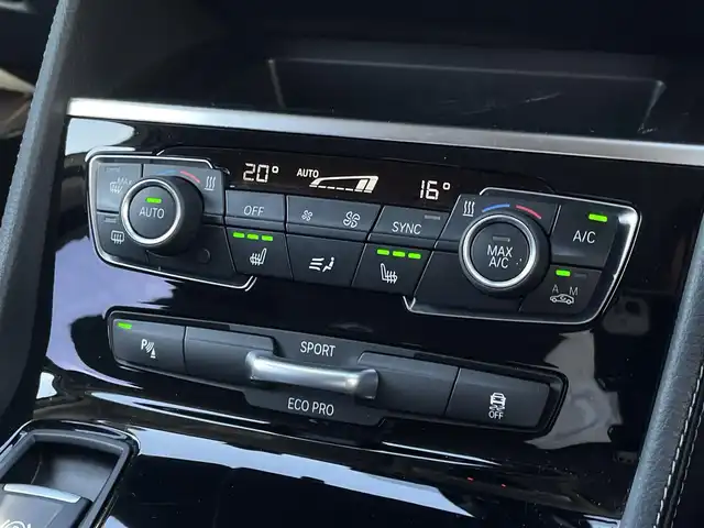 ＢＭＷ ２１８ｄ グランツアラー ラグジュアリー 三重県 2018(平30)年 3.6万km ミネラルホワイト コンフォートアクセス　/インテリジェントセーフティ　/純正ナビ　/バックカメラ　/Ｂｌｕｅｔｏｏｔｈ　/ＥＴＣ　/純正１７インチアルミ　/ブラックルーフレール　/黒革シート　/パワーシート　/シートヒーター　/ＬＥＤヘッド