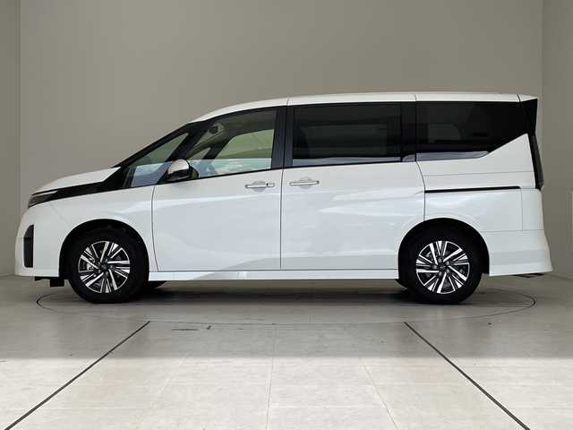 日産 セレナ ハイウェイスター V Vセレクション 愛知県 2024(令6)年 1.1万km プリズムホワイト プロパイロット/純正9型ナビ/全方位カメラ/両側パワースライドドア/レーダークルーズコントロール/シートヒーター/バックカメラ/コーナーセンサー/ブラインドスポットモニター/LEDヘッドライト/パドルシフト/インテリジェントミラー/リアオートエアコン/オートマチックハイビーム/ETC/衝突軽減システム/フルセグ/Bluetooth/ステアリングスイッチ/スマートキー/プッシュスタート