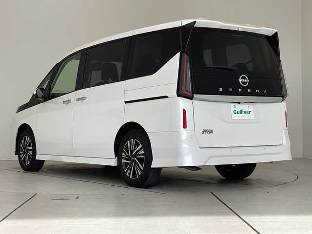 日産 セレナ ハイウェイスター V Vセレクション 愛知県 2024(令6)年 1.1万km プリズムホワイト プロパイロット/純正9型ナビ/全方位カメラ/両側パワースライドドア/レーダークルーズコントロール/シートヒーター/バックカメラ/コーナーセンサー/ブラインドスポットモニター/LEDヘッドライト/パドルシフト/インテリジェントミラー/リアオートエアコン/オートマチックハイビーム/ETC/衝突軽減システム/フルセグ/Bluetooth/ステアリングスイッチ/スマートキー/プッシュスタート