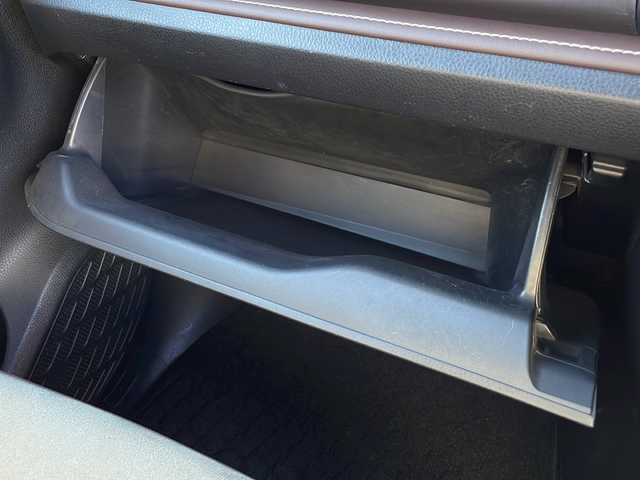 トヨタ エスクァイア Gi プレミアムパッケージ 岩手県 2018(平30)年 5.7万km ブラック ”社外ナビ（ALPINE　EX11Z）/AM/FM/CD/DVD/Bluetooth/フルセグTV/バックカメラ/ビルトインETC/ドライブレコーダー/両側パワースライドドア/フリップダウンモニター/クルーズコントロール/衝突被害軽減ブレーキ/レーンキープアシスト/横滑り防止装置/アイドリングストップ/シートヒーター/オートライト/オートハイビーム/LEDヘッドライト/フォグランプ/スマートキー/プッシュスタート/電動格納ミラー/純正15インチAW/純正フロアマット/保証書/取扱説明書