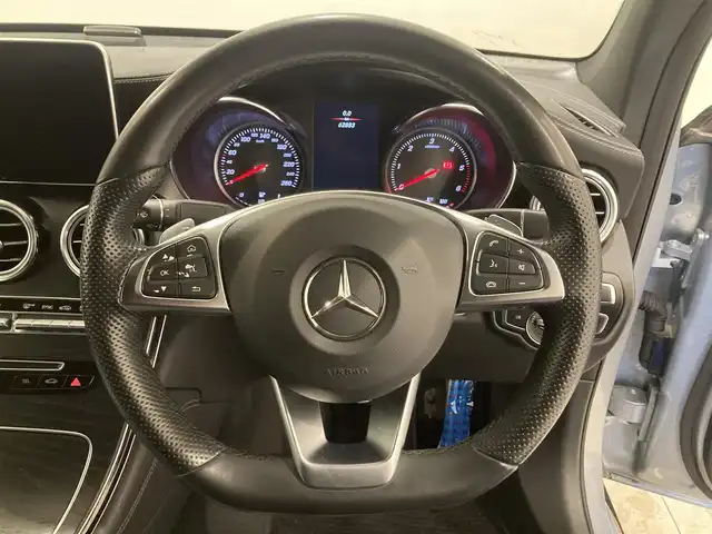 メルセデス・ベンツ ＧＬＣ２２０ d 4マチック クーペ スポーツ 本革 熊本県 2017(平29)年 6.3万km ダイヤモンドシルバー ・スマートキー/・プッシュスタート/・サンルーフ/・アクティブブレーキアシスト/・ブラインドスポットモニター/・アテンションアシスト/・インテリジェントライトシステム/・黒革シート/・前席パワーシート/・全席シートヒーター /・純正HDDナビ/　【DVD・Bluetooth・USB・SD・MSV】/・Brumesterサウンドシステム/・フルセグTV/・全方位カメラ/・ETC/・ヘッドアップディスプレイ/・パワーバックドア/・LEDヘッドランプ/・純正マット