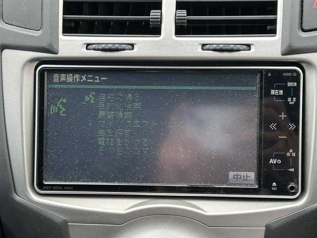 トヨタ ヴィッツ F リミテッドⅡ 新潟県 2010(平22)年 2.4万km ダークレッドマイカ 純正ナビ/(AM/FM/CD/DVD/ワンセグ)/ETC/夏タイヤ(純正ホイールカバー付き)積み込みあり/トヨタ純正シートカバー/前方センサーあり/プッシュスタート/スマートキー/スペアキーあり