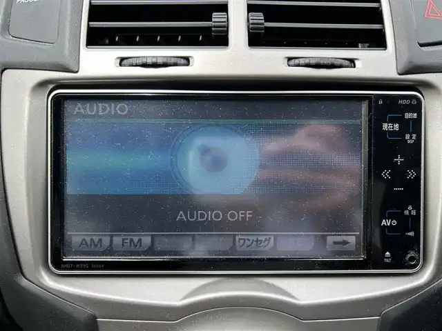 トヨタ ヴィッツ F リミテッドⅡ 新潟県 2010(平22)年 2.4万km ダークレッドマイカ 純正ナビ/(AM/FM/CD/DVD/ワンセグ)/ETC/夏タイヤ(純正ホイールカバー付き)積み込みあり/トヨタ純正シートカバー/前方センサーあり/プッシュスタート/スマートキー/スペアキーあり