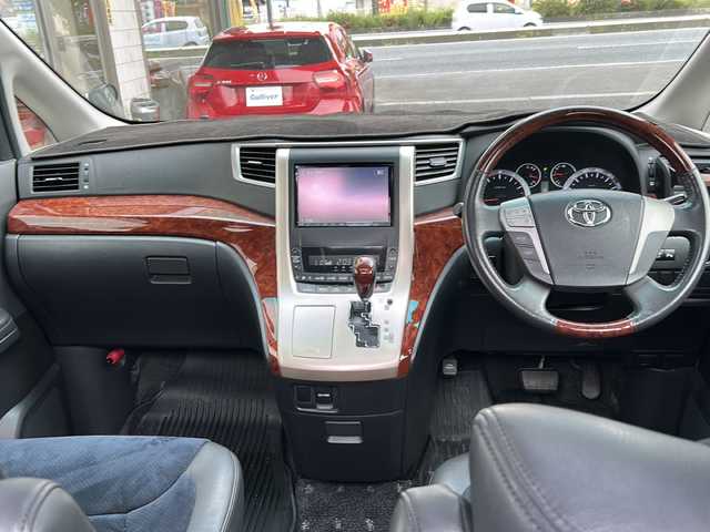 トヨタ ヴェルファイア 2．4Z プラチナセレクションⅡ 埼玉県 2010(平22)年 16.7万km ブラック サンルーフ　/社外８インチナビ　/フルセグ/DVD/CD/BT/社外フリップダウンモニター　/社外エアロ　/社外シートカバー　/ドライブレコーダー　/バックカメラ　/パワーバックドア　/両側パワースライドドア/横滑り防止/コーナーセンサー/２列目オットマン　/オートライト/保証書　/取扱説明書